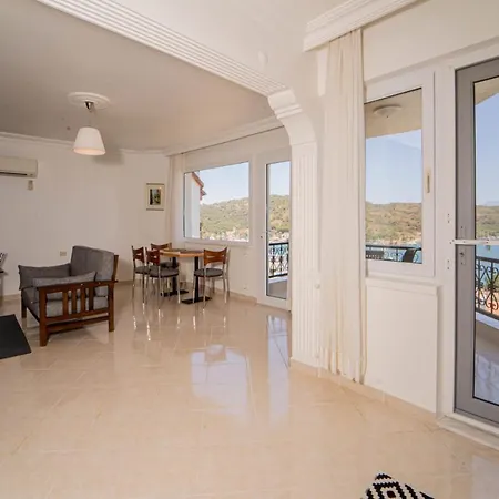 Sea View Vibrant Flat W Balcony Right By Sea * Φετιγιέ