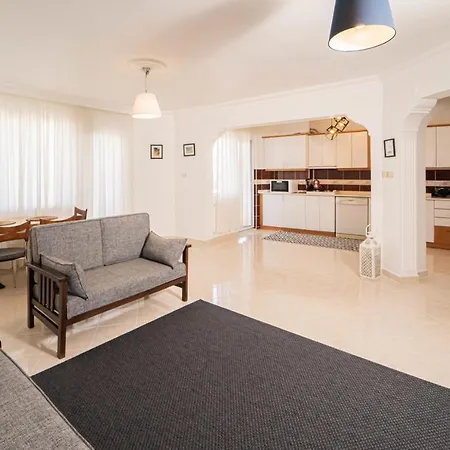 Sea View Vibrant Flat W Balcony Right By Sea * Φετιγιέ