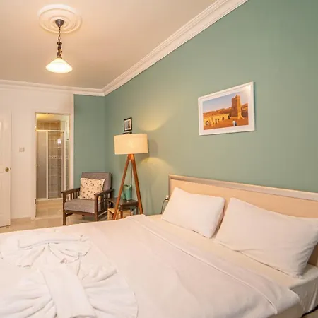 Sea View Vibrant Flat W Balcony Right By Sea Φετιγιέ